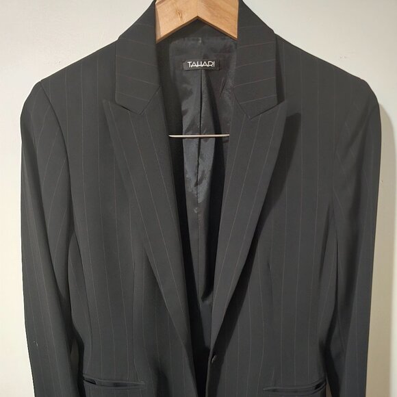 Tahari Black and White Pin Stripe Blazer, Women's Size 8 - Picture 1 of 4